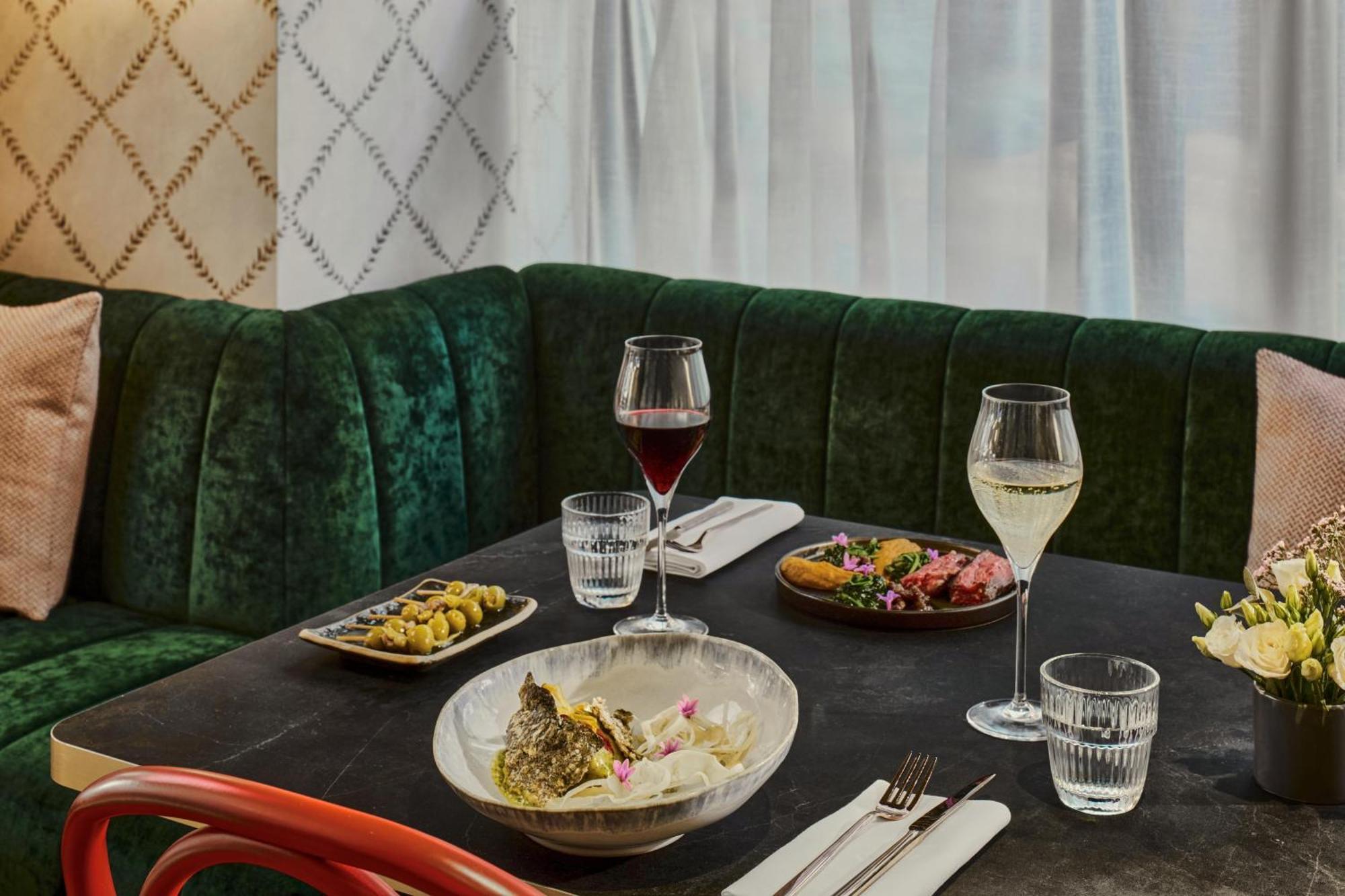 Nh Collection Ponthieu Champs-élysées 4* Parigi